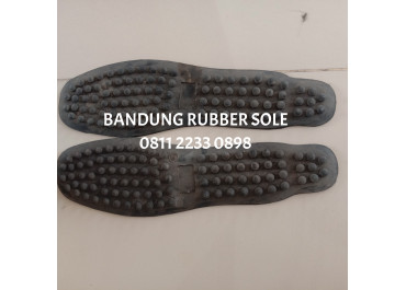 Pemakaian Outsole Karet Anti Licin Untuk Sandal dan Sepatu